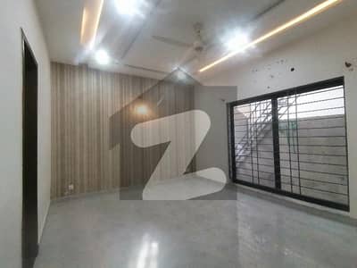 واپڈا ٹاؤن فیز 2 واپڈا ٹاؤن,ملتان میں 4 کمروں کا 5 مرلہ مکان 57.0 ہزار میں کرایہ پر دستیاب ہے۔