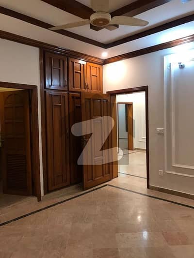 ای ۔ 11 اسلام آباد میں 4 کمروں کا 10 مرلہ مکان 2.35 لاکھ میں کرایہ پر دستیاب ہے۔