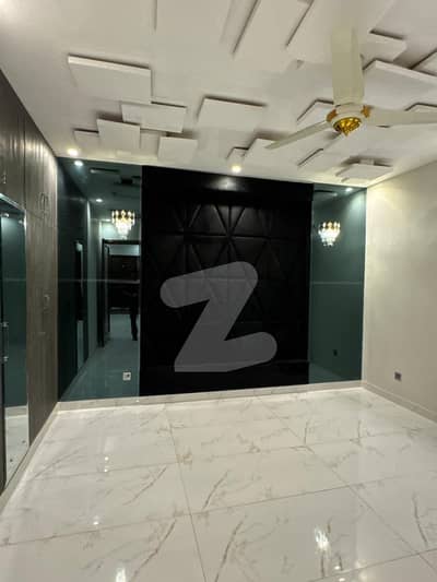 بحریہ آرچرڈ فیز 1 ۔ سدرن بحریہ آرچرڈ فیز 1,بحریہ آرچرڈ,لاہور میں 5 کمروں کا 10 مرلہ مکان 1.5 لاکھ میں کرایہ پر دستیاب ہے۔