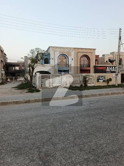 کالج روڈ لاہور میں 3 مرلہ کمرشل پلاٹ 1.55 کروڑ میں برائے فروخت۔