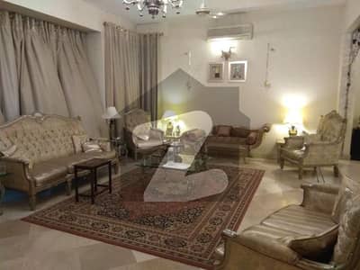 ایف ۔ 10 اسلام آباد میں 8 کمروں کا 2 کنال مکان 12.0 لاکھ میں کرایہ پر دستیاب ہے۔