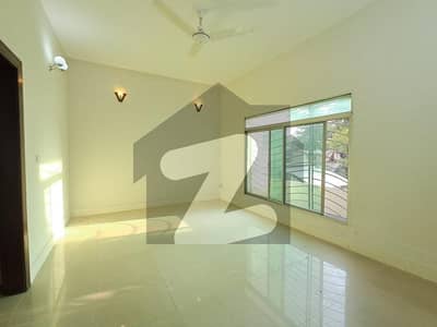 ایف ۔ 10 اسلام آباد میں 7 کمروں کا 1 کنال مکان 3.0 لاکھ میں کرایہ پر دستیاب ہے۔