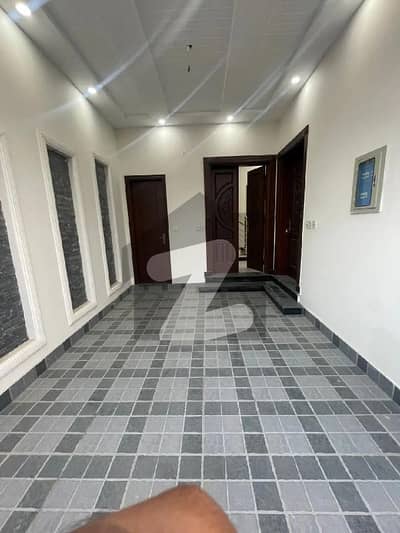 سٹی ہاؤسنگ سوسائٹی - بلاک اے سٹی ہاؤسنگ سوسائٹی,سیالکوٹ میں 6 کمروں کا 10 مرلہ مکان 85.0 ہزار میں کرایہ پر دستیاب ہے۔