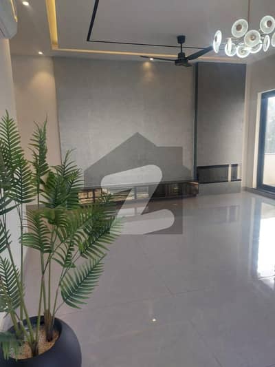 ڈی ایچ اے فیز 5 ڈیفنس (ڈی ایچ اے),لاہور میں 5 کمروں کا 1 کنال مکان 9.99 کروڑ میں برائے فروخت۔ ڈی ایچ اے فیز 5 ڈیفنس (ڈی ایچ اے),لاہور میں 5 کمروں کا 1 کنال مکان 9.99 کروڑ میں برائے فروخت۔