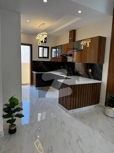 بحریہ ٹاؤن فیز 8 ۔ بلاک ایم بحریہ ٹاؤن فیز 8,بحریہ ٹاؤن راولپنڈی,راولپنڈی میں 3 کمروں کا 5 مرلہ مکان 2.4 کروڑ میں برائے فروخت۔