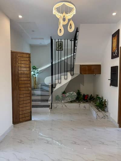 بحریہ ٹاؤن فیز 8 ۔ بلاک ایم بحریہ ٹاؤن فیز 8,بحریہ ٹاؤن راولپنڈی,راولپنڈی میں 3 کمروں کا 5 مرلہ مکان 2.38 کروڑ میں برائے فروخت۔