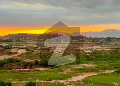 مارگلہ انکلیو مارگلہ ایونیو,اسلام آباد میں 10 مرلہ رہائشی پلاٹ 2.6 کروڑ میں برائے فروخت۔