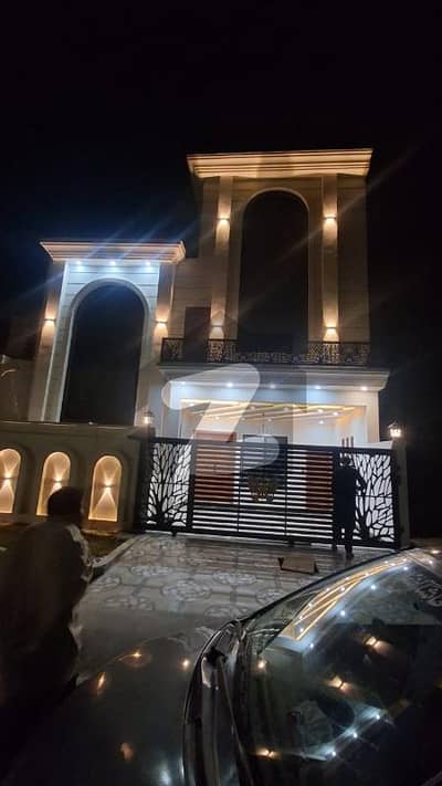 B-17 D Block 30x60 Luxury Double Unit House For Sale