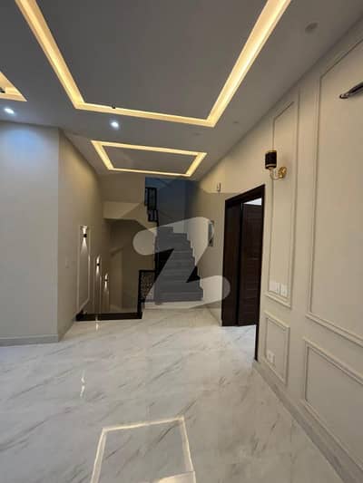 پارک ویو سٹی لاہور میں 1 کمرے کا 5 مرلہ زیریں پورشن 35.0 ہزار میں کرایہ پر دستیاب ہے۔