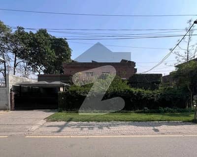 A Centrally Located House Is Available For Rent In New Garden Town