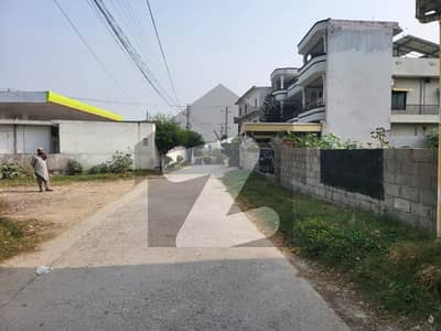 ہائی کورٹ روڈ راولپنڈی میں 1 کنال رہائشی پلاٹ 3.75 کروڑ میں برائے فروخت۔