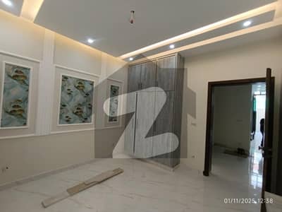 3.5 Marla Lower Portion For Rent In Cavalry EXT Zaman Colony