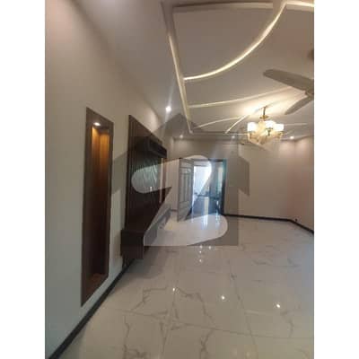 گلریز ہاؤسنگ سکیم راولپنڈی میں 6 کمروں کا 10 مرلہ مکان 4.5 کروڑ میں برائے فروخت۔