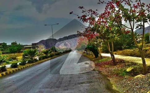 10 Marla North Open Plot VVIP Location