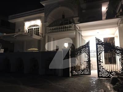 ای ۔ 11 اسلام آباد میں 3 کمروں کا 1 کنال زیریں پورشن 1.5 لاکھ میں کرایہ پر دستیاب ہے۔