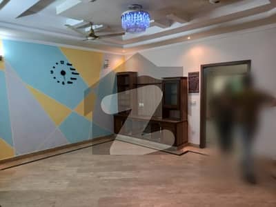 جوہر ٹاؤن فیز 2 جوہر ٹاؤن,لاہور میں 4 کمروں کا 5 مرلہ مکان 1.05 لاکھ میں کرایہ پر دستیاب ہے۔