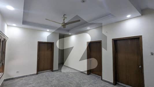 جی ۔ 10 اسلام آباد میں 3 کمروں کا 12 مرلہ بالائی پورشن 1.25 لاکھ میں کرایہ پر دستیاب ہے۔