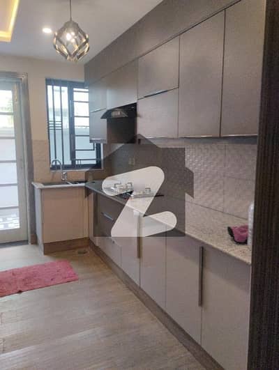 ڈی ۔ 12 اسلام آباد میں 8 کمروں کا 1 کنال مکان 5.75 لاکھ میں کرایہ پر دستیاب ہے۔