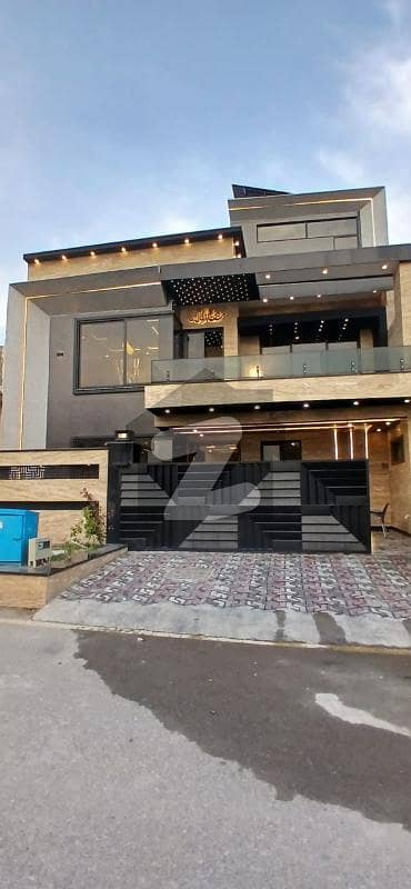 10 Marla ( 35*70 in Block B 1 ) Brand New Double Unit Double Story House Available.