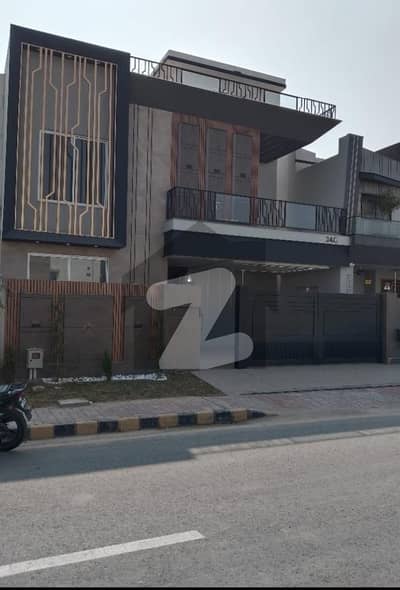 رائل آرچرڈ - بلاک سی رائل آرچرڈ,ملتان پبلک سکول روڈ,ملتان میں 5 کمروں کا 10 مرلہ مکان 3.8 کروڑ میں برائے فروخت۔