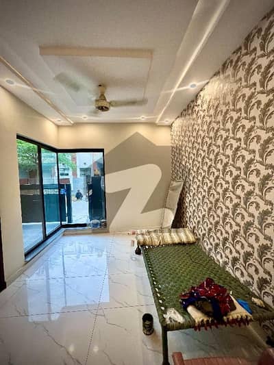 5 MARLA BRAND NEW HOUSE FOR RENT