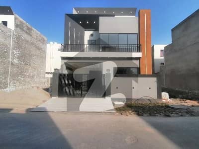 بخ ولاز فیز 2 - مانک بلاک بوچ ایگزیکٹو ولاز - فیز 2,بش ایگزیکٹو ولاز,ملتان میں 4 کمروں کا 5 مرلہ مکان 2.1 کروڑ میں برائے فروخت۔