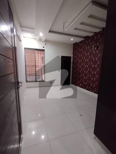 کیولری ایکسٹینشن لاہور میں 1 کمرے کا 5 مرلہ زیریں پورشن 63.0 ہزار میں کرایہ پر دستیاب ہے۔