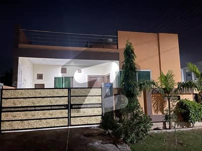 کینال روڈ فیصل آباد میں 4 کمروں کا 7 مرلہ مکان 2.65 کروڑ میں برائے فروخت۔