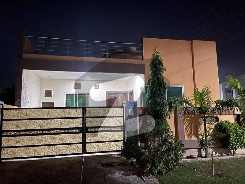 کینال روڈ فیصل آباد میں 4 کمروں کا 7 مرلہ مکان 2.65 کروڑ میں برائے فروخت۔ کینال روڈ فیصل آباد میں 4 کمروں کا 7 مرلہ مکان 2.65 کروڑ میں برائے فروخت۔