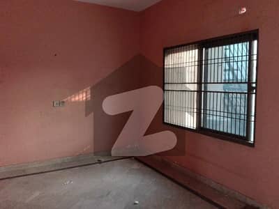 سبزہ زار سکیم لاہور میں 5 کمروں کا 5 مرلہ مکان 1.9 کروڑ میں برائے فروخت۔