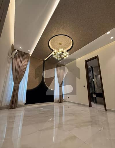 بحریہ ٹاؤن سیکٹر B بحریہ ٹاؤن,لاہور میں 3 کمروں کا 10 مرلہ بالائی پورشن 70.0 ہزار میں کرایہ پر دستیاب ہے۔