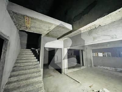 Prime Location Owner Built House Gray Structure In Lda Avenue Lahore