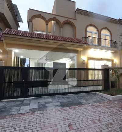 10 Marla Brand New House For Sale