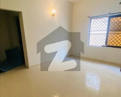 سبزہ زار سکیم لاہور میں 5 کمروں کا 10 مرلہ مکان 4.0 کروڑ میں برائے فروخت۔