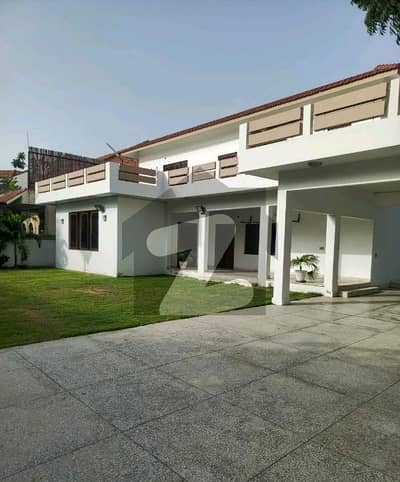 ڈی ایچ اے فیز 5 ڈی ایچ اے ڈیفینس,کراچی میں 5 کمروں کا 1 کنال مکان 8.0 لاکھ میں کرایہ پر دستیاب ہے۔