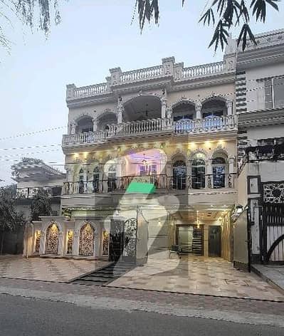 گلشنِ راوی لاہور میں 7 کمروں کا 10 مرلہ مکان 6.9 کروڑ میں برائے فروخت۔