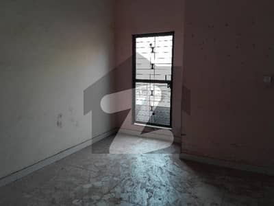 سبزہ زار سکیم لاہور میں 3 کمروں کا 4 مرلہ مکان 1.75 کروڑ میں برائے فروخت۔