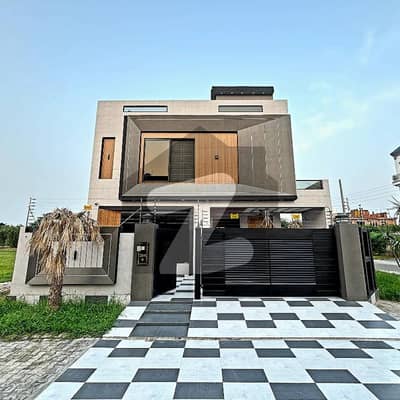 10 Marla Modern Design Villa For Sale In Central Park Housing Scheme