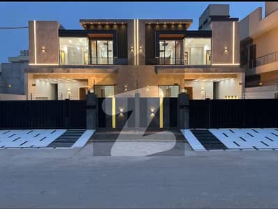 ماڈل ٹاؤن ملتان میں 6 کمروں کا 10 مرلہ مکان 3.9 کروڑ میں برائے فروخت۔