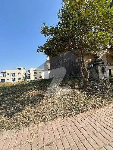 بحریہ ٹاؤن فیز 8 ۔ ابو بکر بلاک بحریہ ٹاؤن فیز 8 ۔ سفاری ویلی,بحریہ ٹاؤن فیز 8,بحریہ ٹاؤن راولپنڈی,راولپنڈی میں 7 مرلہ رہائشی پلاٹ 1.0 کروڑ میں برائے فروخت۔