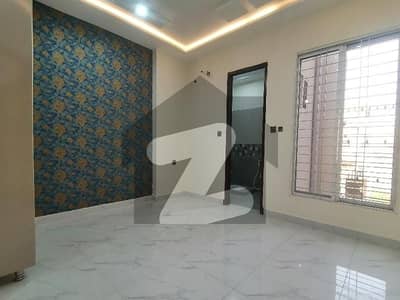 Prime Location 5 Marla House In Park View City