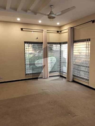 بحریہ ٹاؤن فیز 7 بحریہ ٹاؤن راولپنڈی,راولپنڈی میں 3 کمروں کا 13 مرلہ مکان 80.0 ہزار میں کرایہ پر دستیاب ہے۔