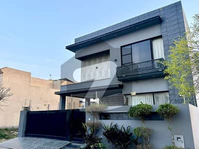 ڈی ایچ اے فیز 7 ڈیفنس (ڈی ایچ اے),لاہور میں 4 کمروں کا 10 مرلہ مکان 3.75 لاکھ میں کرایہ پر دستیاب ہے۔