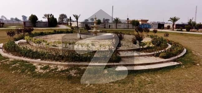 7 Kanal Corner Plot At Unbeatable Price Surrounded By Luxury Farmhouses