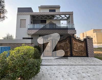 سٹی ہاؤسنگ سوسائٹی گوجرانوالہ میں 5 کمروں کا 10 مرلہ مکان 3.25 کروڑ میں برائے فروخت۔