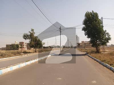 Prime Location 200 Square Yards Residential Plot In Saadi Garden - Block 2 For sale At Good Location