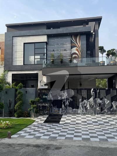 ڈی ایچ اے فیز 7 ڈیفنس (ڈی ایچ اے),لاہور میں 4 کمروں کا 10 مرلہ مکان 5.75 کروڑ میں برائے فروخت۔