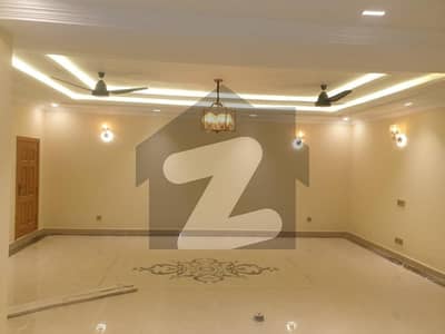 ڈی ۔ 12/4 ڈی ۔ 12,اسلام آباد میں 7 کمروں کا 1 کنال مکان 9.0 لاکھ میں کرایہ پر دستیاب ہے۔