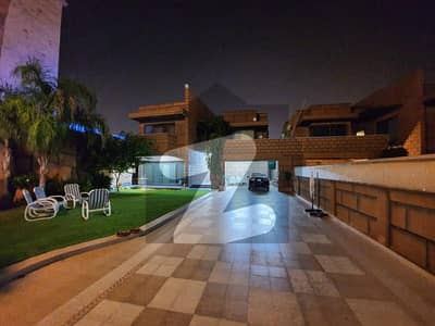 بحریہ ٹاؤن - میڈوز ولاز بحریہ ٹاؤن سیکٹر B,بحریہ ٹاؤن,لاہور میں 4 کمروں کا 1 کنال مکان 10.5 کروڑ میں برائے فروخت۔