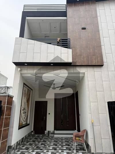 پارک ویو سٹی - ٹولپ اوورسیز پارک ویو سٹی,لاہور میں 4 کمروں کا 5 مرلہ مکان 2.3 کروڑ میں برائے فروخت۔